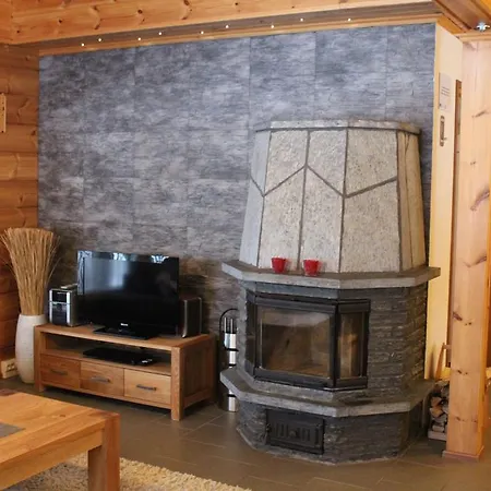 펜션 Marjakartano Hussola