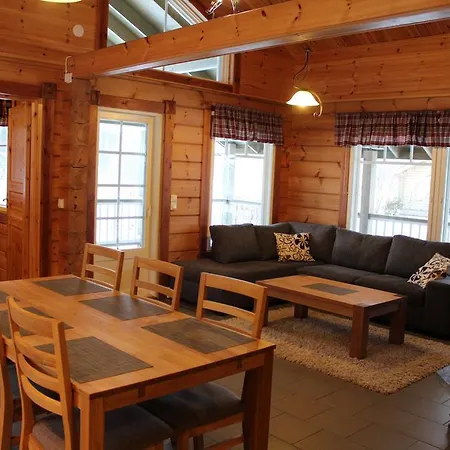 펜션 Marjakartano Hussola