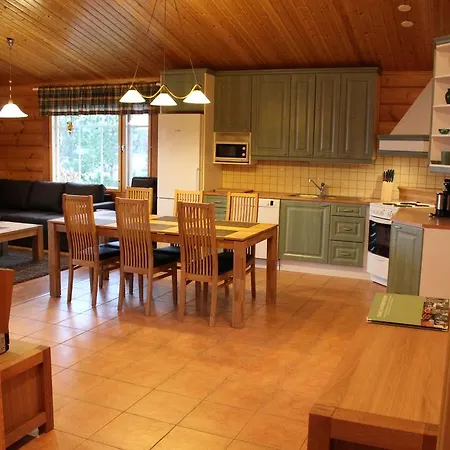 펜션 Marjakartano Hussola *