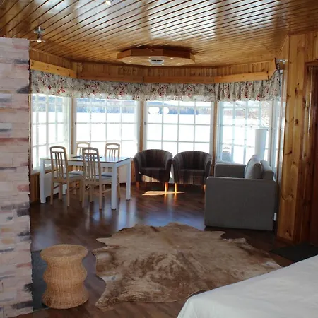 Marjakartano Hussola * Karttula