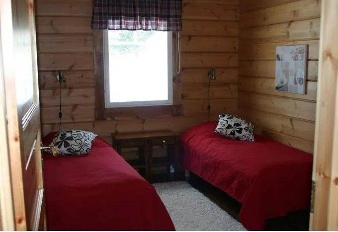 Marjakartano Hussola * Karttula